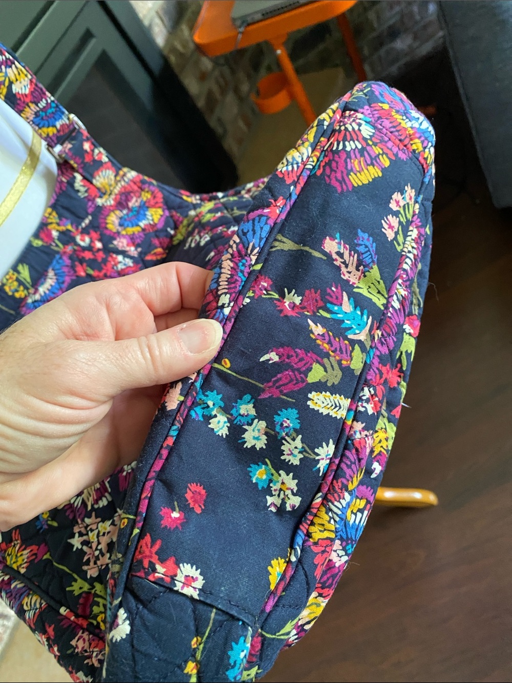 VERA BRADLEY Midnight Wildflowers quilted crossbody bag, purse, satchel. Beauty! - Picture 9 of 16